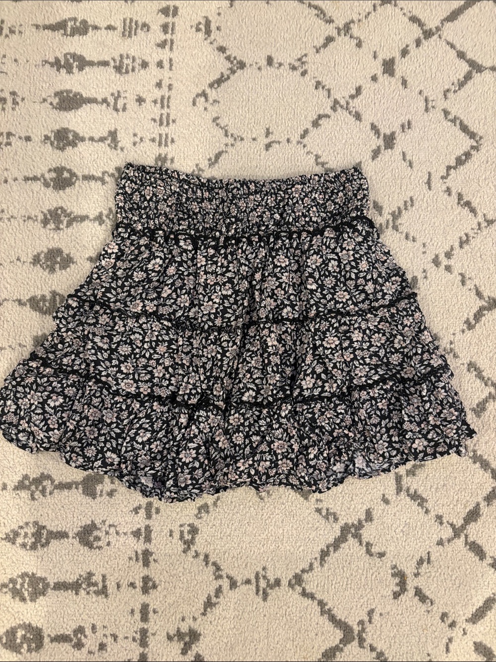 American eagle Floral Tiered Mini Skirt - Black/Pink